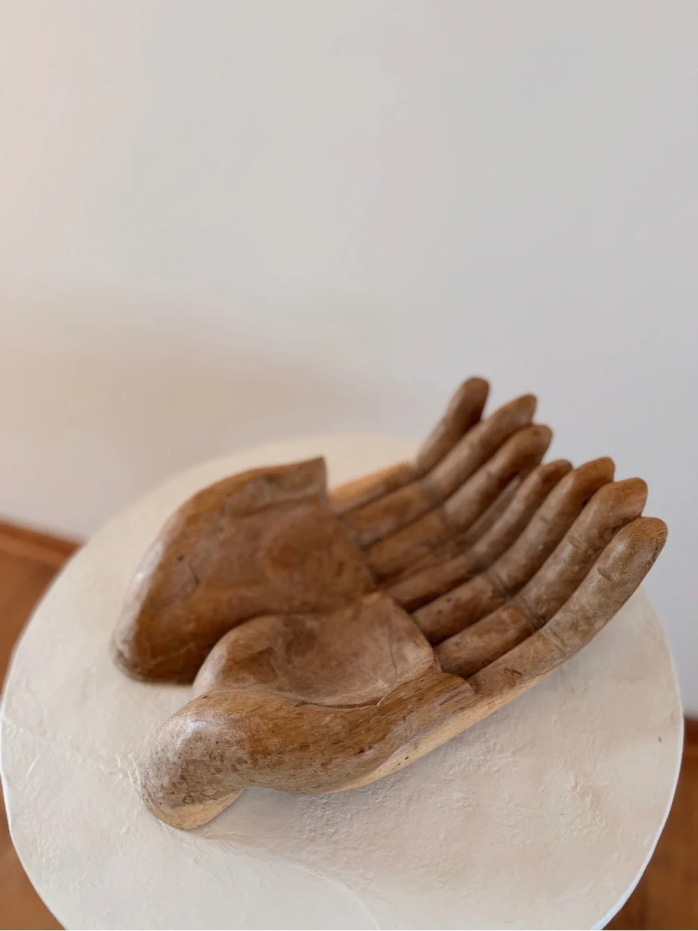 CARVED SUAR WOOD CUPPED/BEGGING‎ HANDS OFFERING SCULPTURE BOWL RUSTIC JAPANDI